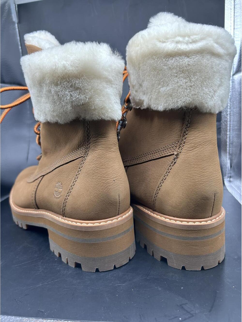 Timberland Courmayeur Valley 6" Waterproof Shearling Boot - Picture 4 of 9